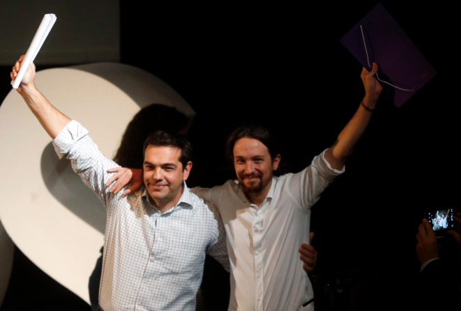 Alexis Tsipras et Pablo Iglesias le 15 novembre 2014 à Madrid. © Juan Medina / Reuters. Alexis Tsipras et Pablo Iglesias le 15 novembre 2014 à Madrid. © Juan Medina / Reuters.